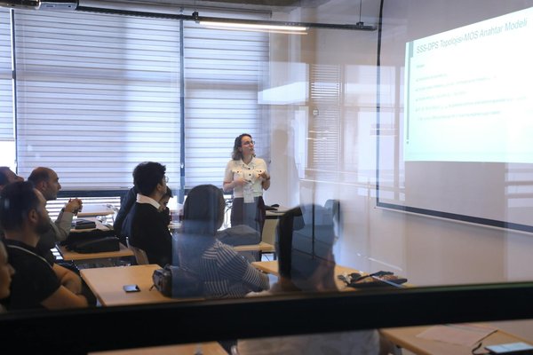 Meuble de bureau pour entreprise : les tendances à découvrir